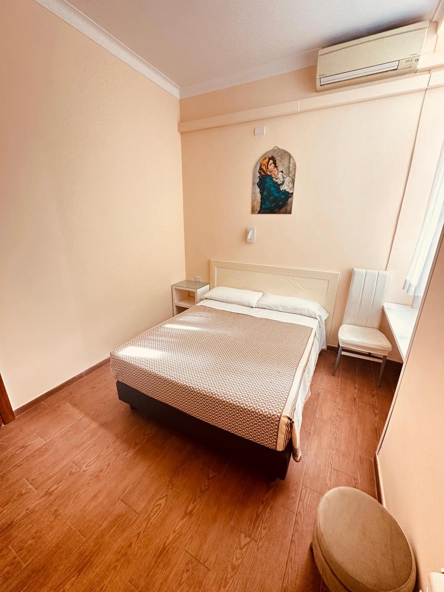 Hotel Giugiu — Foto 1